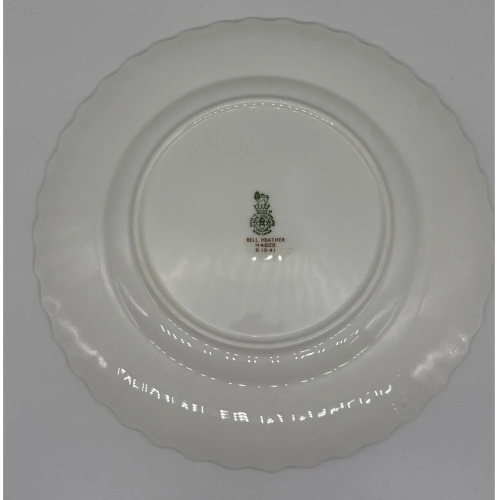 Royal Doulton Bell Heather H4828 Dinner Plate Scalloped Swirl Bone China 10.5